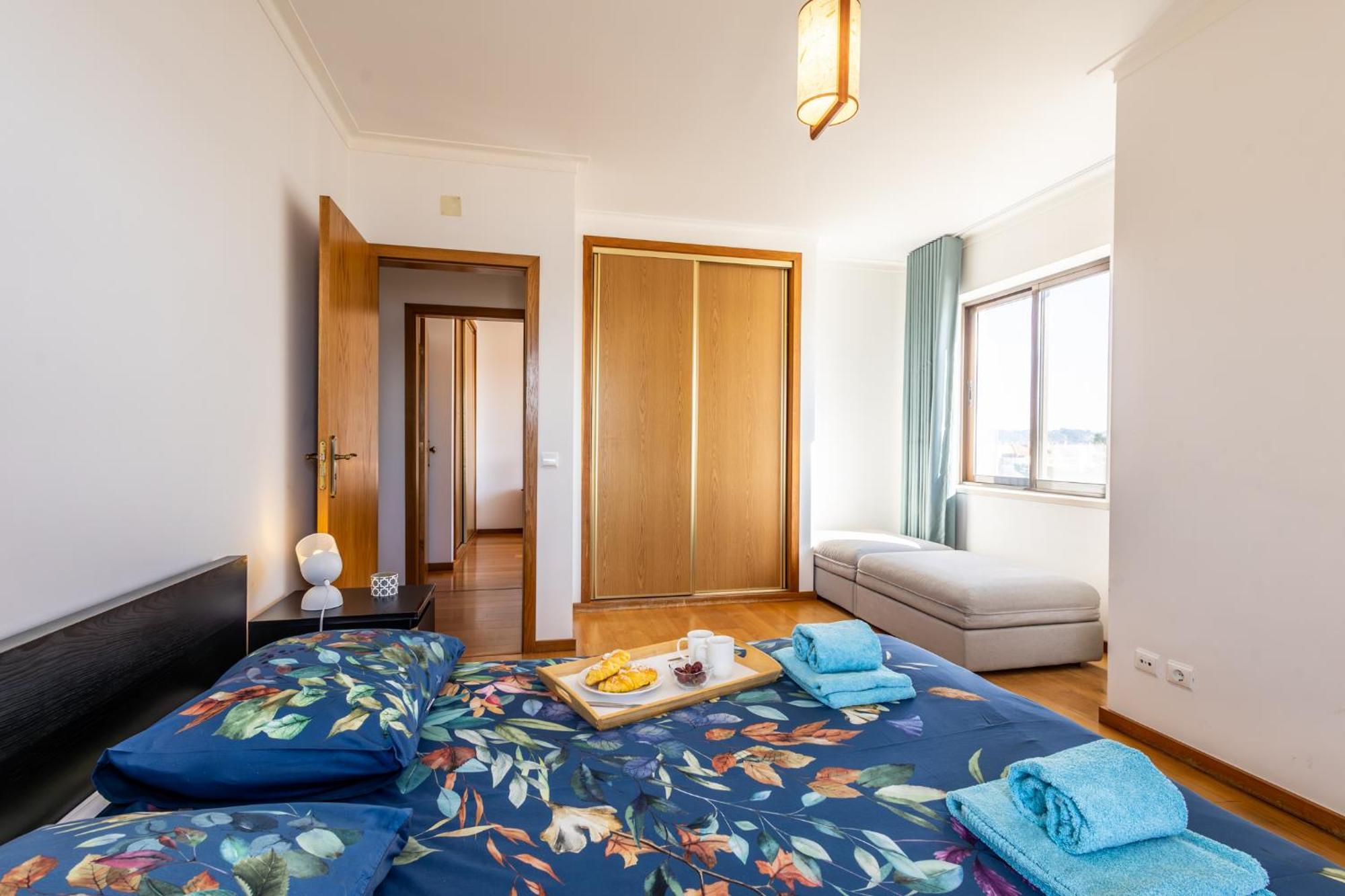 Beachfront 3Bdr Apt On Marginal Boulevard São Martinho do Porto Eksteriør bilde